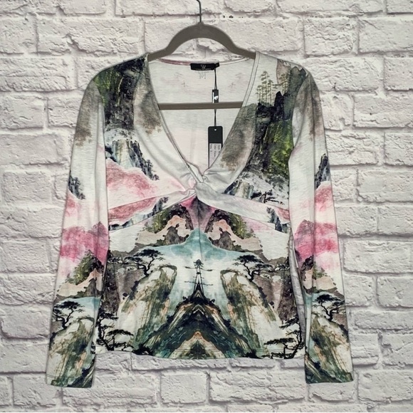 Etoile Du Monde Watercolor Scenic Tree Print V-Neckline Long Sleeve Top - Picture 4 of 12